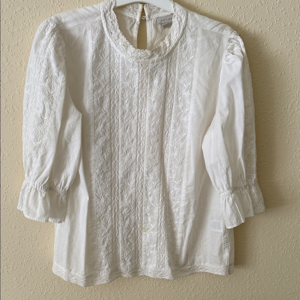 Hinge White Embroidered Blouse